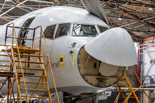 Boeing 757-200 —