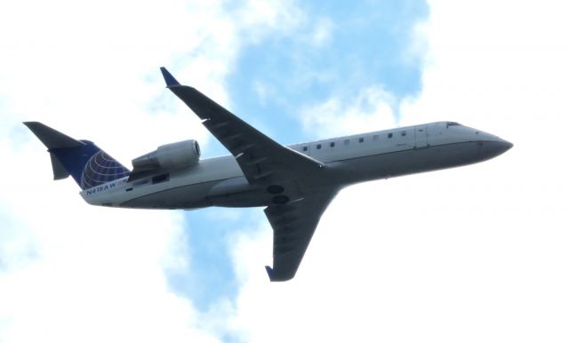 Canadair Regional Jet CRJ-200 (N418AW) - Minutes before landing, summer 2019.