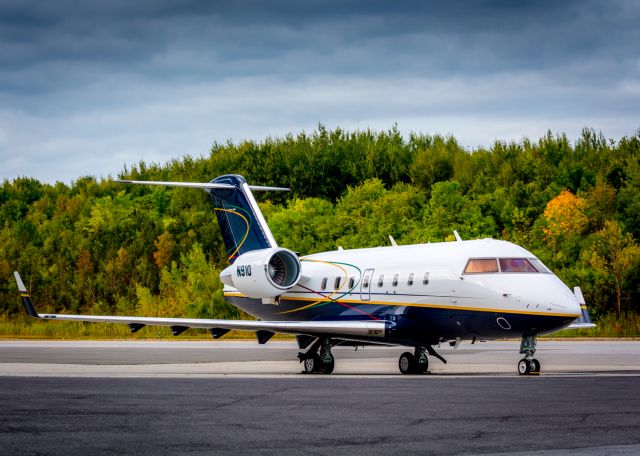 Canadair Challenger (N910J)