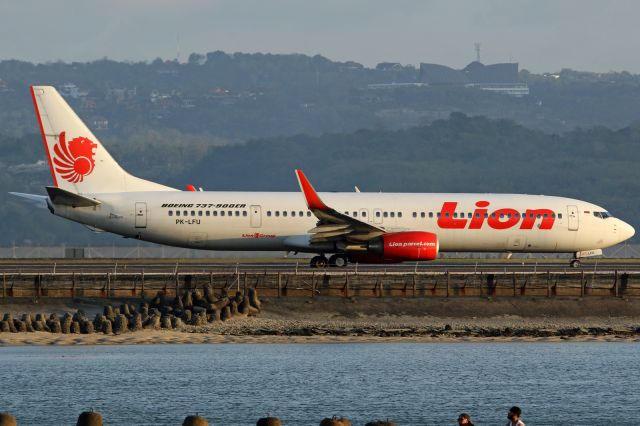 Boeing 737-900 (PK-LFU)