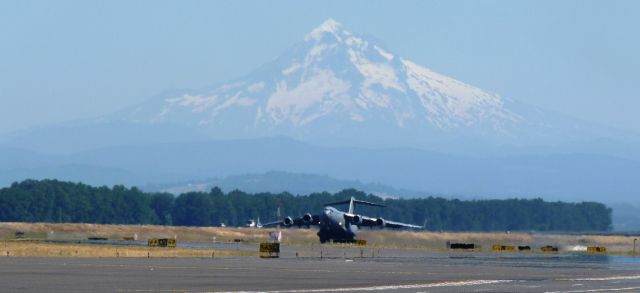 Boeing Globemaster III (N60003) - C17 making its bid for the open air from 10R.