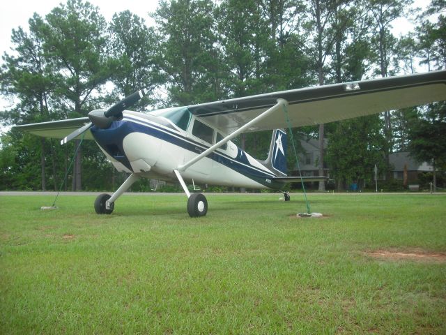 Cessna Skylane (N9221C) - NICE 180 AT ROBINS AIR PARK