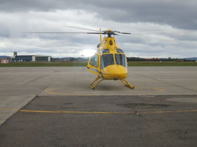 — — - Parked at Woodward Aviation F.B.O. Goose Airport Lab.