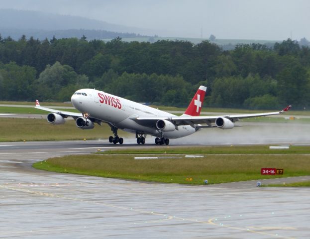 Airbus A330-300 (HB-JMM) - Date 12/06/16 C/n 154