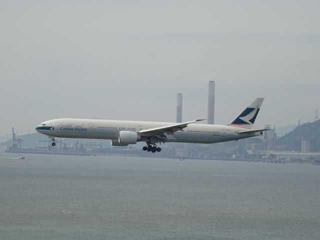 BOEING 777-300ER (B-KPV)