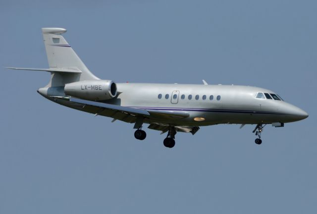 Dassault Falcon 2000 (LX-MBE) - 10/07/2013br /Landing