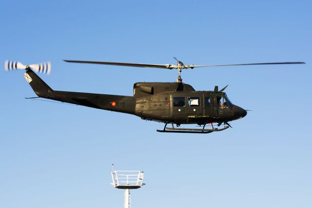 Bell VH-1 (CHH1815)