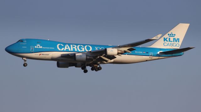 Boeing 747-400 (PH-CKA) - Martin Air Holland flying for KLM Cargo.