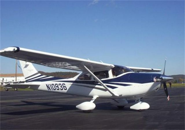 Cessna Skylane (N10936)