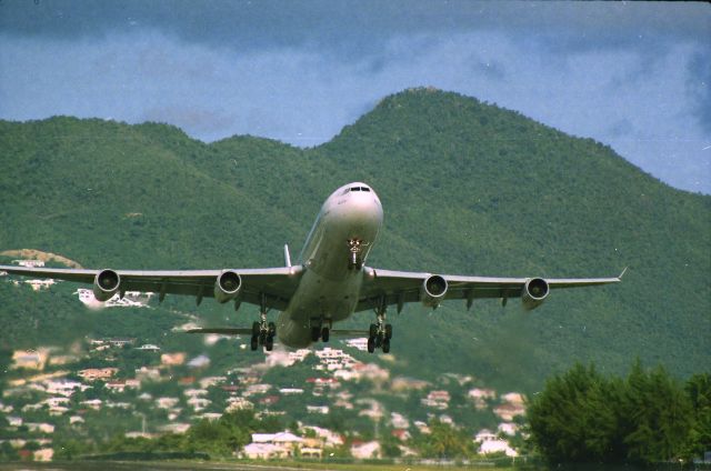 — — - St. Maarten