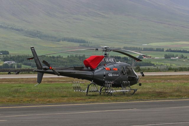 Eurocopter AS-350 AStar (OE-XOE) - You don't usually expect to see an Austrian helicopter at the top of Iceland