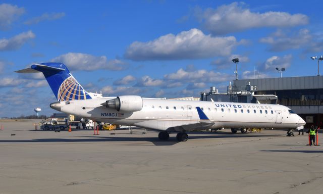 Canadair Regional Jet CRJ-700 (N168GJ) - United Express Bombardier CRJ-701ER N168GJ in Dayton 