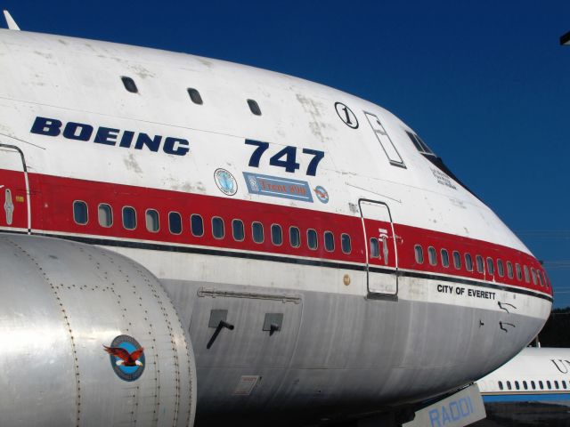 BOEING 747-100 (N7470)