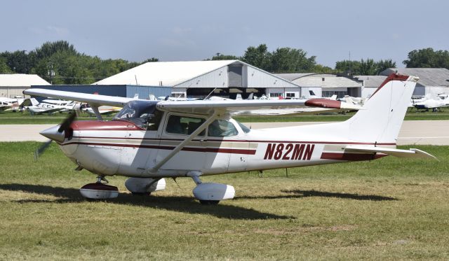 Cessna Skyhawk (N82MN) - Airventure 2017