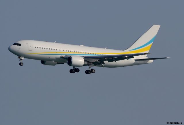 BOEING 767-300 (P4-CLA)