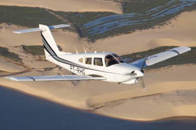 Piper Turbo Arrow 4 (PT-RHG)