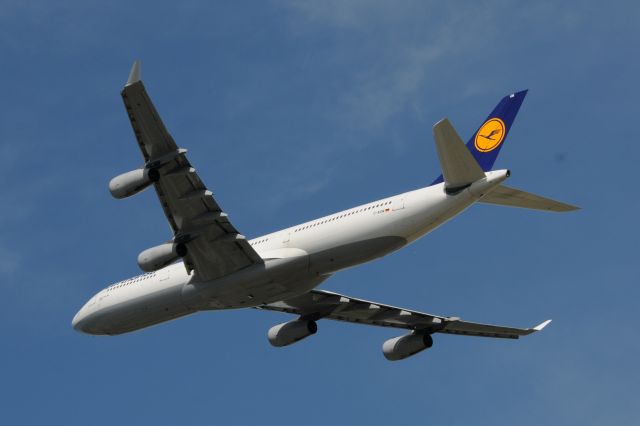 Airbus A340-300 (D-AIGM)