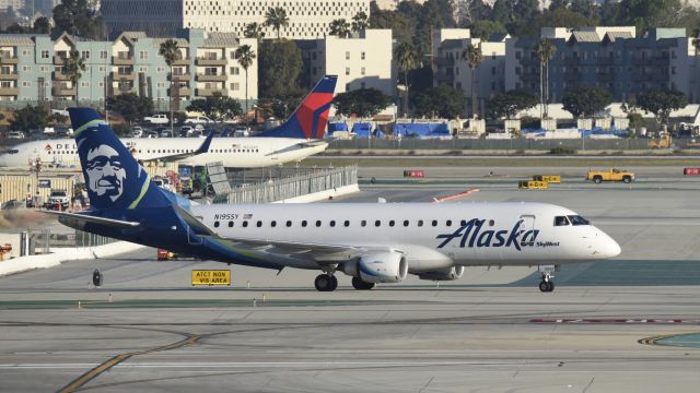 Embraer 175 (N195SY) - Taxing to gate at LAX