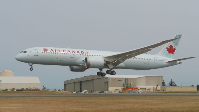 Boeing 787-9 Dreamliner (C-FNOE) - BOE558 on final to Rwy 34L to complete its B1 flight on 7/7/15. (ln 323 / cn 35265). This is the first B789 for ACA.