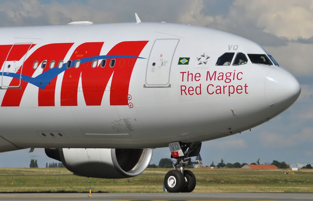 Airbus A330-200 (PT-MVQ)