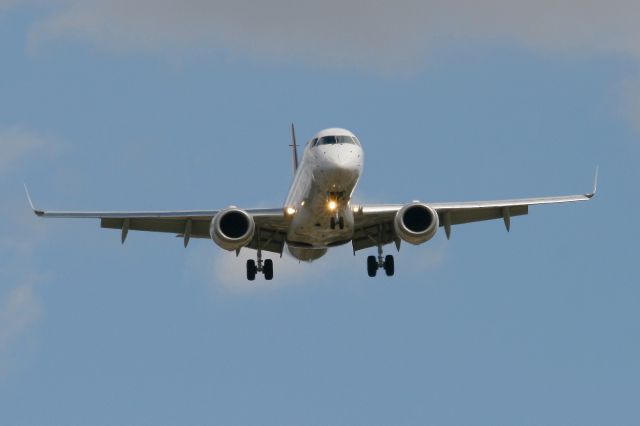 Embraer ERJ-190 (D-AEBO) - Embraer ERJ-190-200LR 195LR, Marseille-Marignane Airport (LFML-MRS)