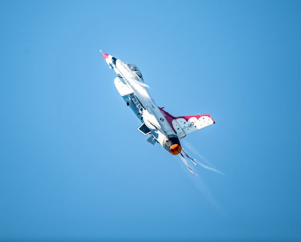 Lockheed F-16 Fighting Falcon — - 2016 NY Airshow 