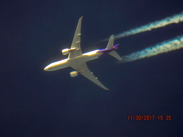 BOEING 777-200LR (N863FD)