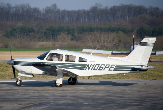 Piper Cherokee Arrow (N106PE)