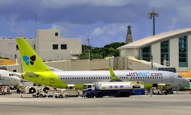 Boeing 737-800 (HL7565)