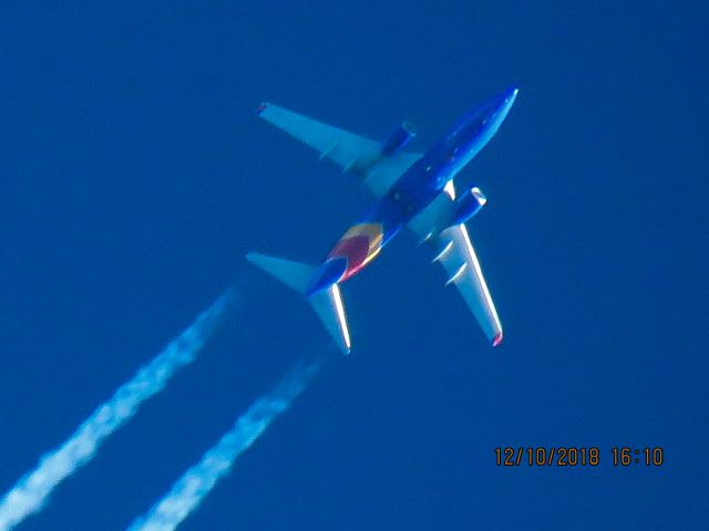 Boeing 737-700 (N7837A)