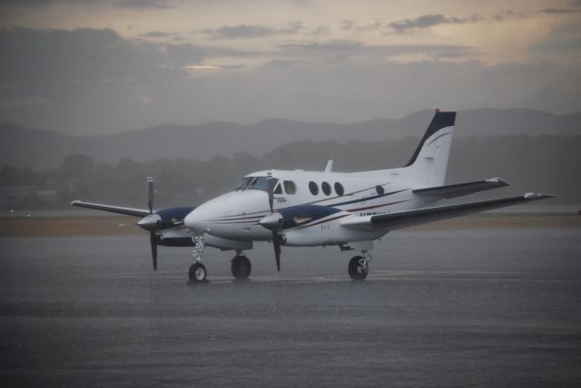 Beechcraft King Air 90 (N77WM)