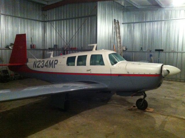 Mooney M-20 (N234MP) - At home in the hanger