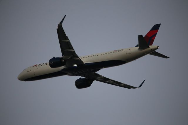 Airbus A321neo (N502DX)