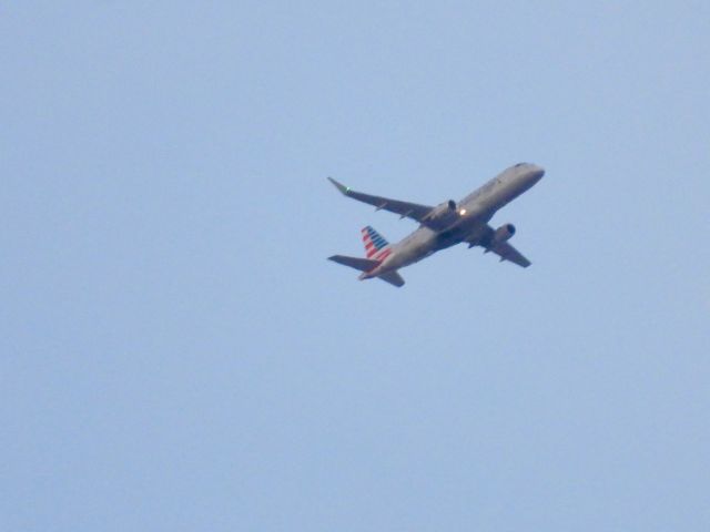 Embraer 175 (N285NN) - ENY3867br /ORD-TULbr /12/03/21