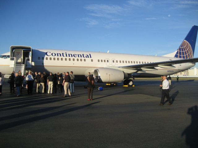 Boeing 737-800 (N78524)