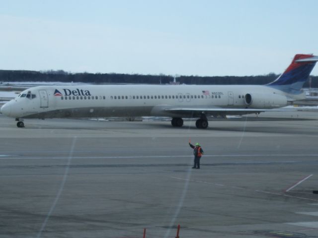 N923DL —