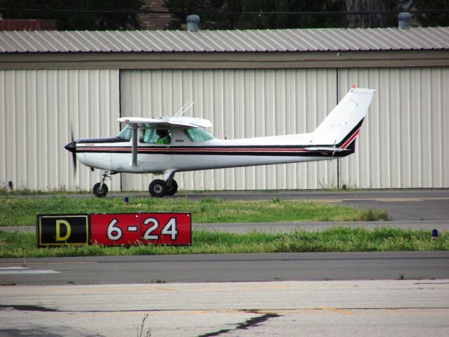 Cessna 152 (N6111Q) - Taxiing to RWY 6