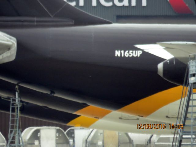 Airbus A300F4-600 (N165UP)
