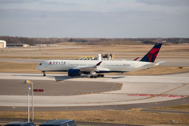 Airbus A350-900 (N503DN) - Delta A350-900 lining up on 3L getting ready for its flight to Charlotte.