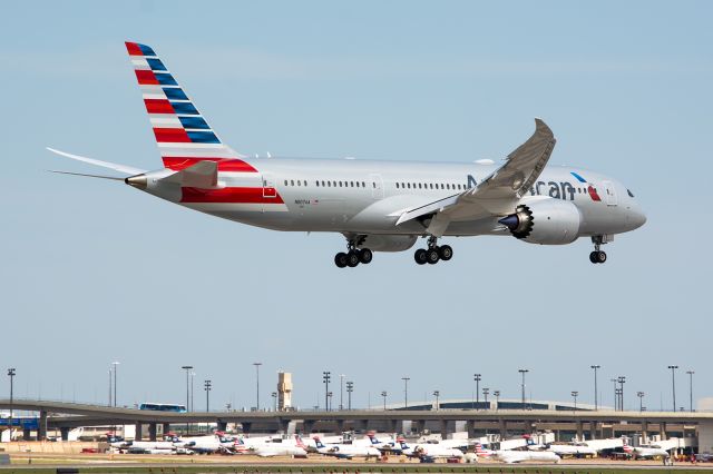 Boeing 787-8 (N807AA) - 08/01/2015 American N807AA B787-8 KDFW