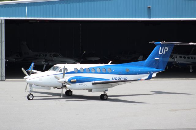 Beechcraft Super King Air 350 (N880UP)