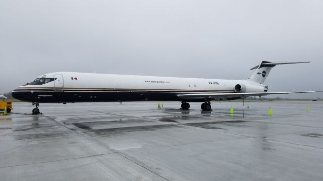 McDonnell Douglas MD-80 (XA-UVG)