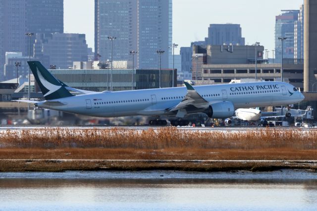 Airbus A350-1000 (B-LXR)
