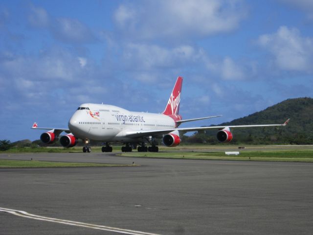 Boeing 747-400 (G-VROS)