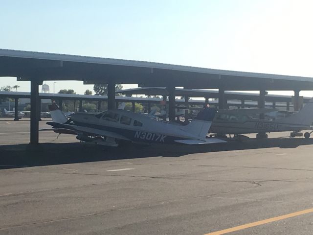 Piper Cherokee Arrow (N3017K)