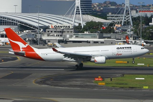 Airbus A330-200 (VH-EBC)