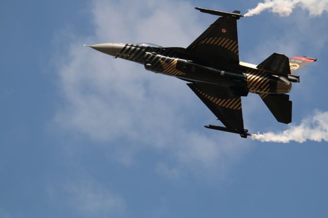 Lockheed F-16 Fighting Falcon — - SOLOTURK DEMO TEAM TURKIYE