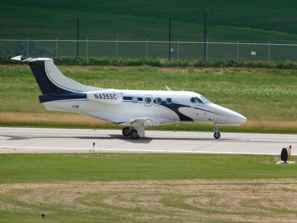 Embraer Phenom 100 (N435SC)