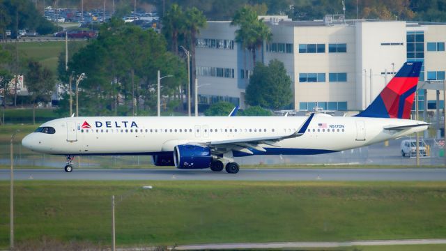 Airbus A321neo (N517DN) - Delta Airbus A321-271NX at Orlando Intl to be departing for Seatle