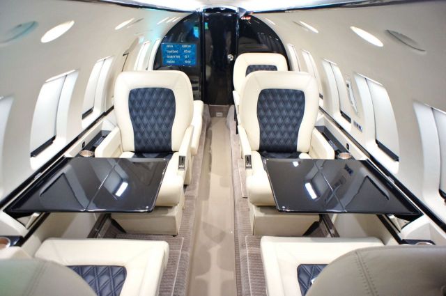 Hawker 800 (N462MM)